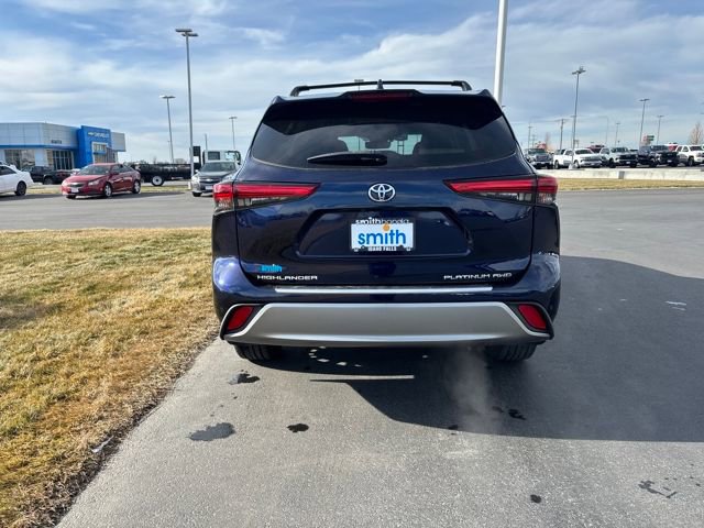 Used 2022 Toyota Highlander Platinum image 4