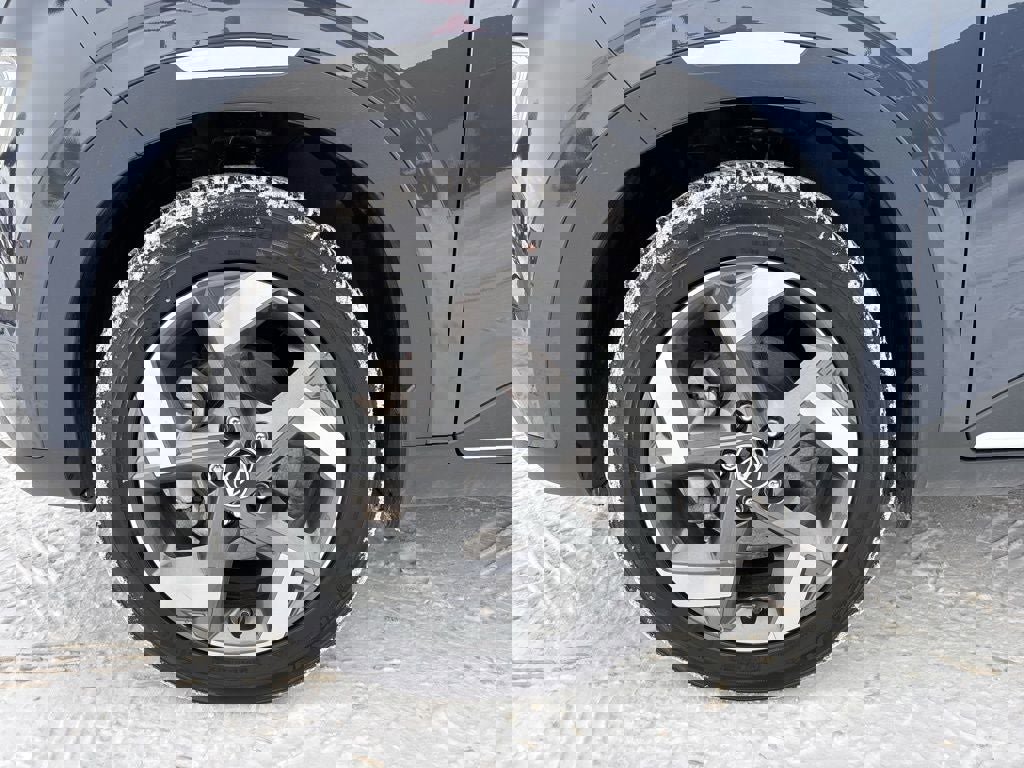 Used 2020 Hyundai Venue image 9