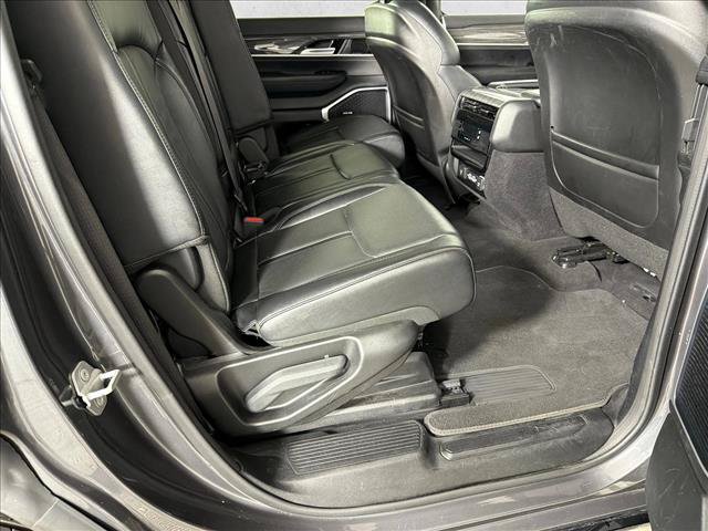 Used 2022 Jeep Wagoneer Series II AWD/4WD image 16