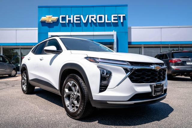Used 2024 Chevrolet Trax LT w/ Driver Confidence Package FWD image 21