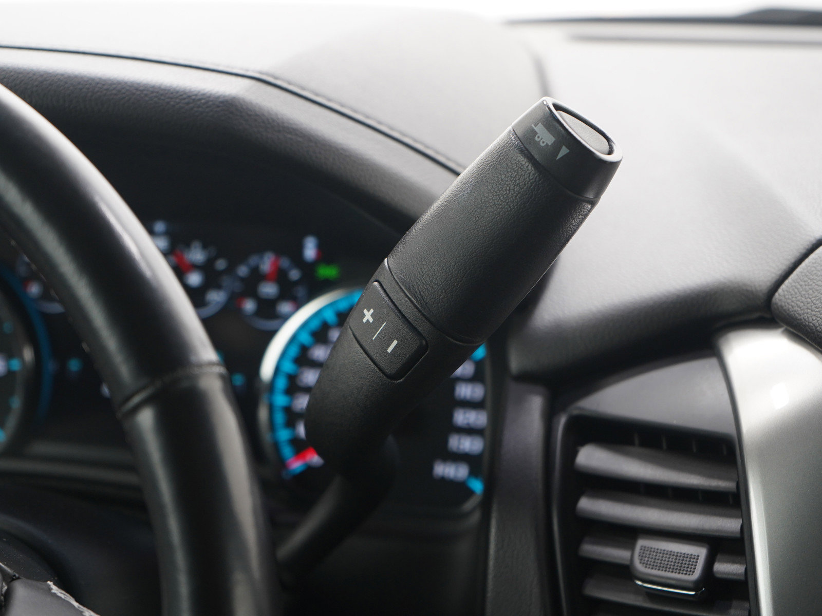 Used 2020 Chevrolet Tahoe Premier w/ Max Trailering Package image 18