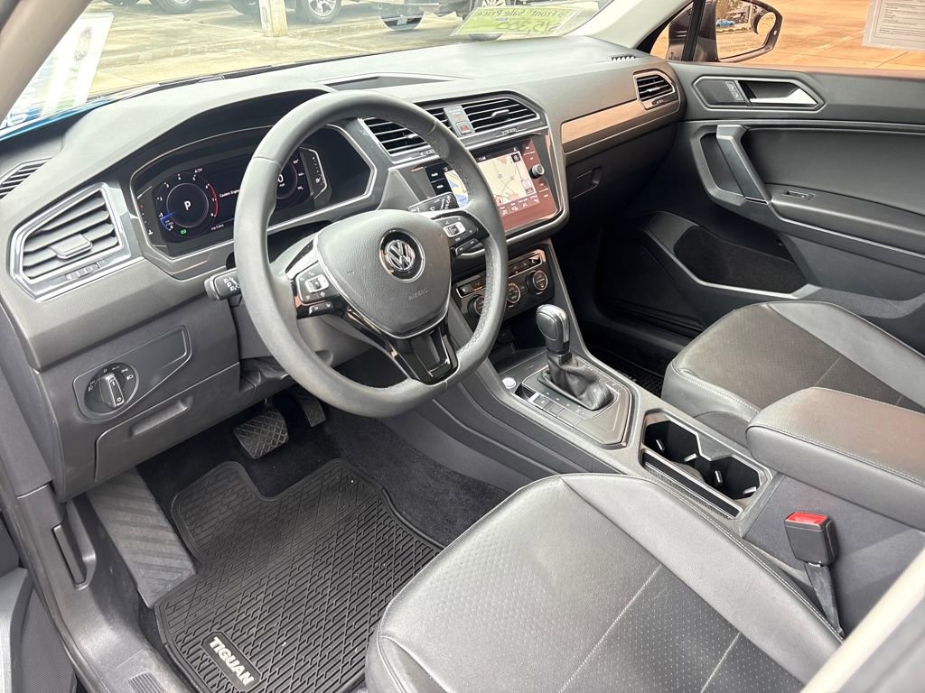 Used 2020 Volkswagen Tiguan SEL image 6