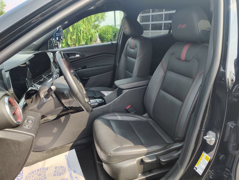 Certified 2024 Chevrolet Trax RS FWD image 11