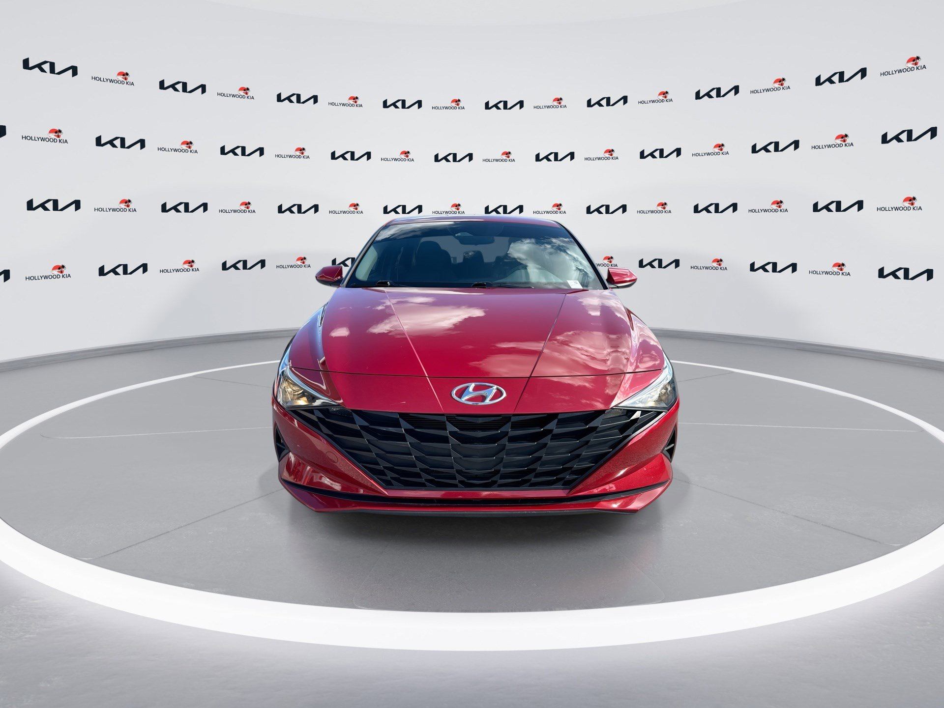 Used 2022 Hyundai Elantra SE FWD image 3