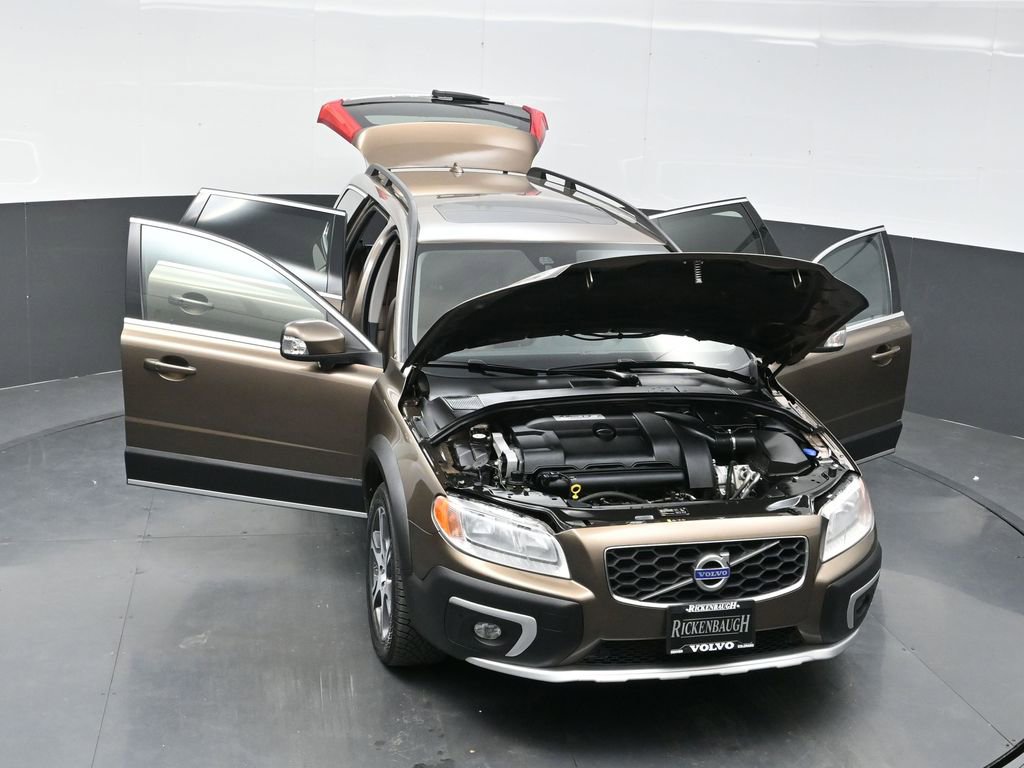 Used 2015 Volvo XC70 T6 w/ Climate Package image 25