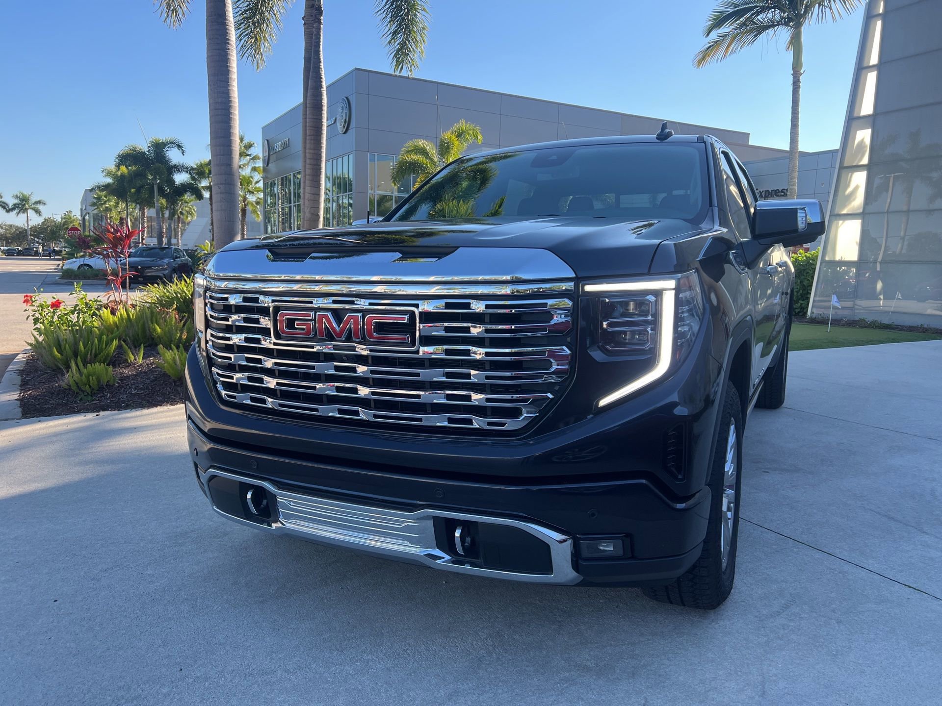 Used 2022 GMC Sierra 1500 Denali image 3