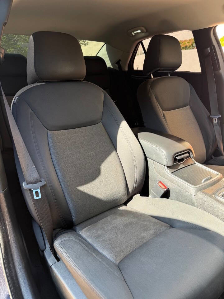 Used 2018 Chrysler 300 Touring w/ Chrome Appearance Package RWD image 14