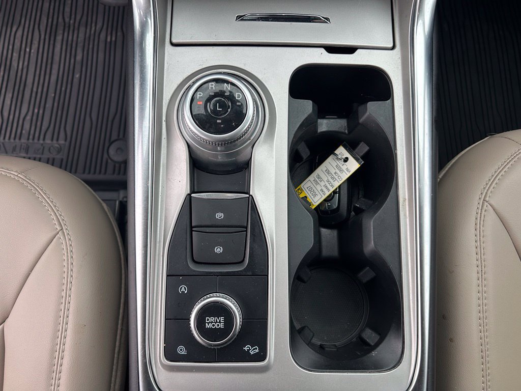 Used 2024 Ford Explorer XLT w/ Equipment Group 202A AWD/4WD image 16