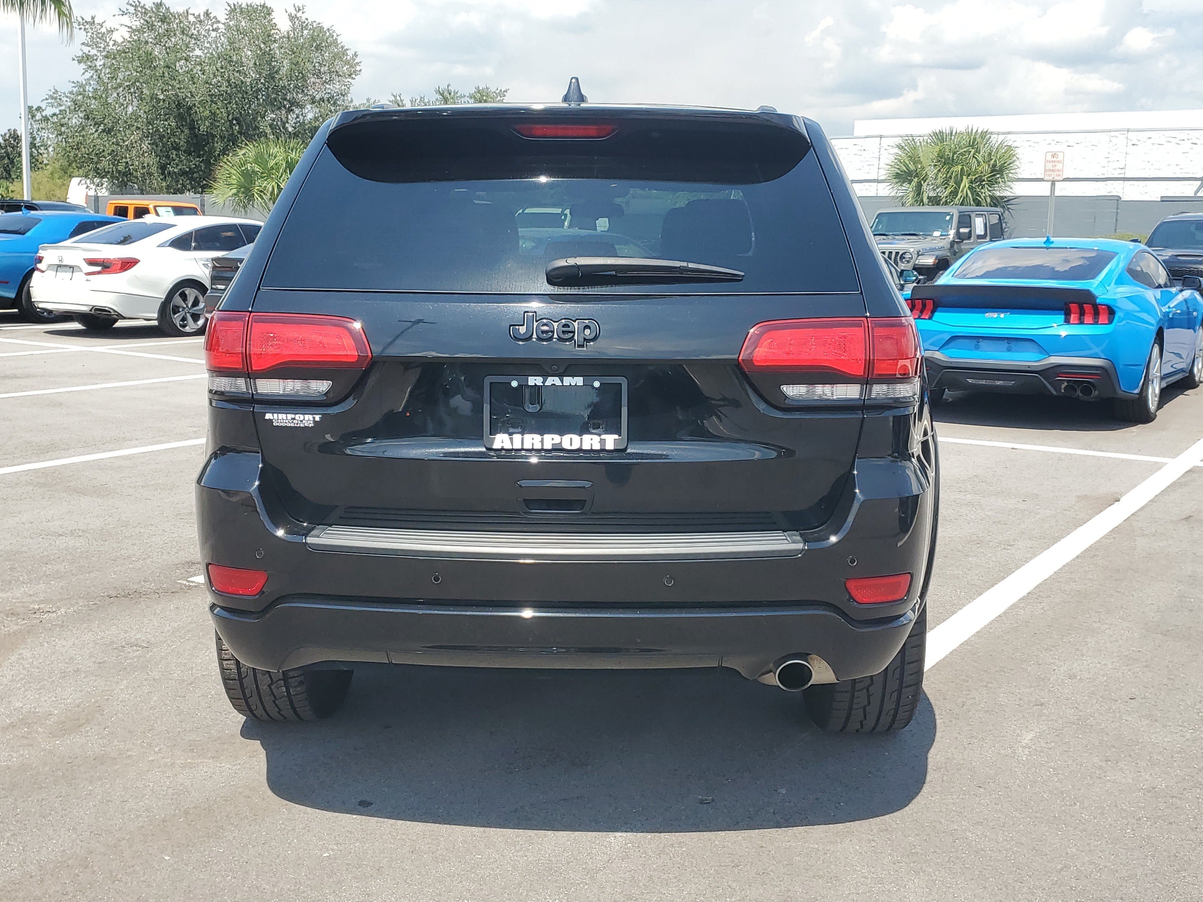 Used 2021 Jeep Grand Cherokee Laredo X RWD image 7