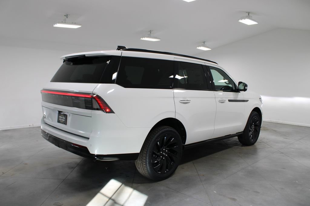 New 2026 Lincoln Navigator Reserve image 8