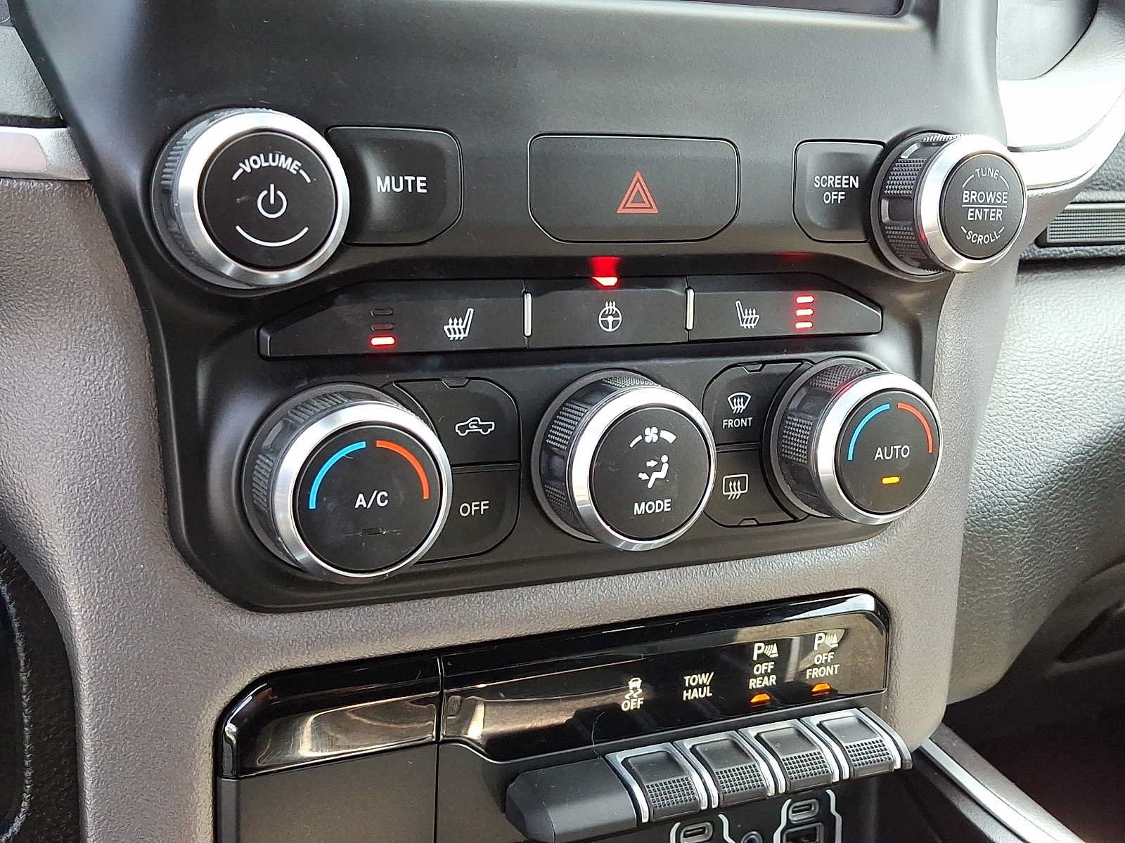 Used 2022 RAM 1500 Big Horn AWD/4WD image 16