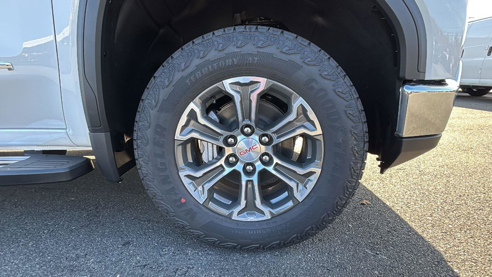 New 2026 GMC Sierra 1500 SLT w/ SLT Convenience Package image 10