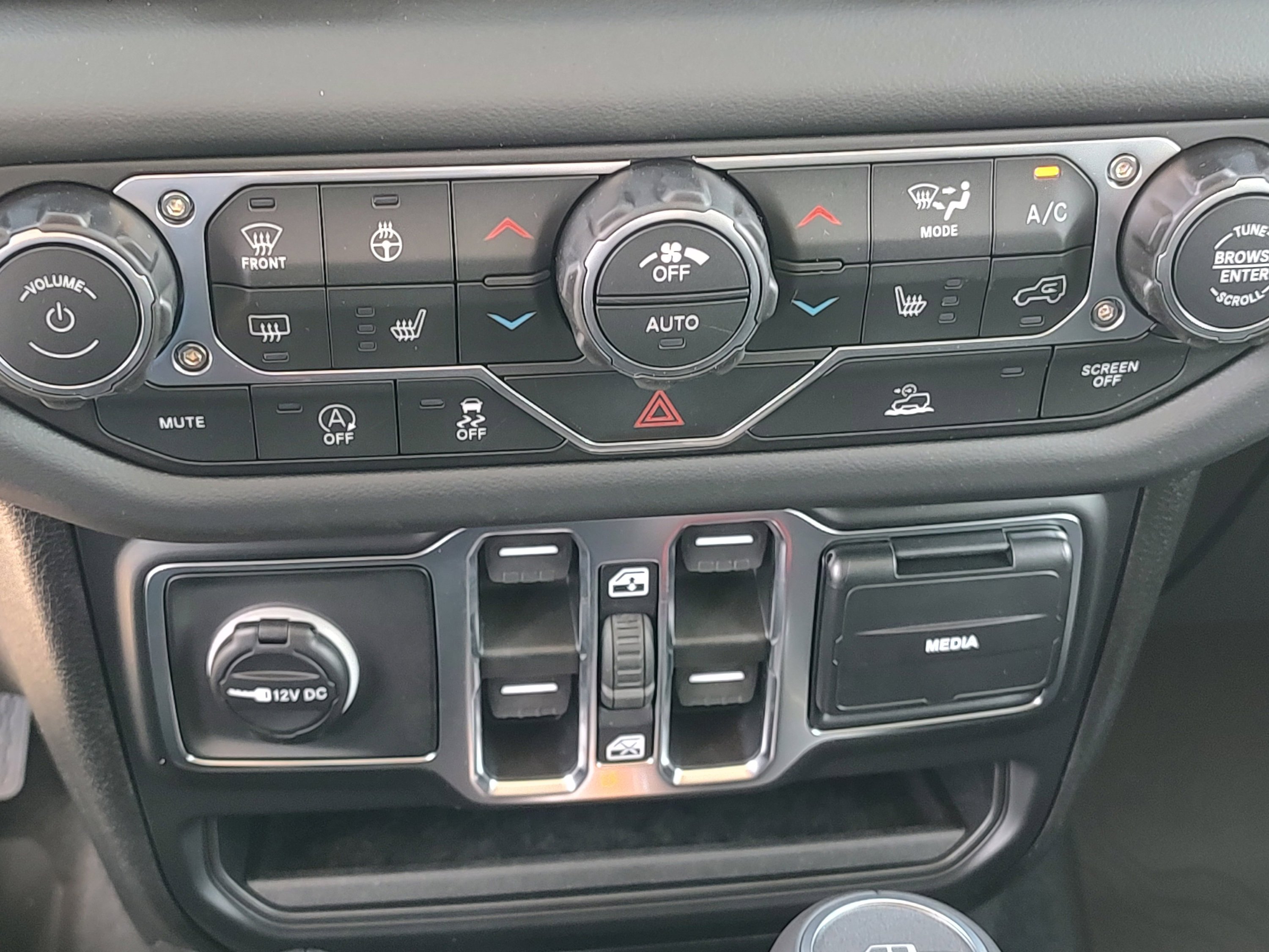 New 2026 Jeep Gladiator Mojave AWD/4WD image 17