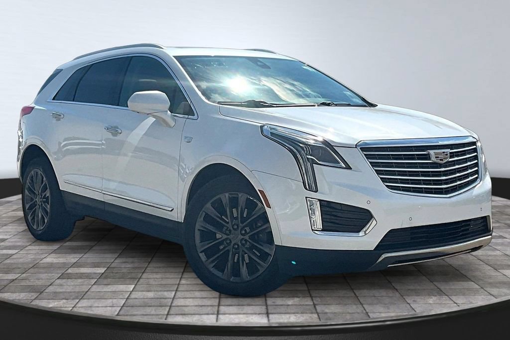 Used 2017 Cadillac XT5 Platinum AWD/4WD image 3