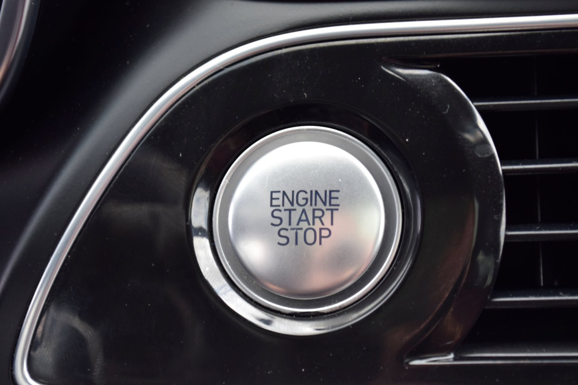 Used 2022 Genesis G70 3.3T Launch Edition RWD image 14
