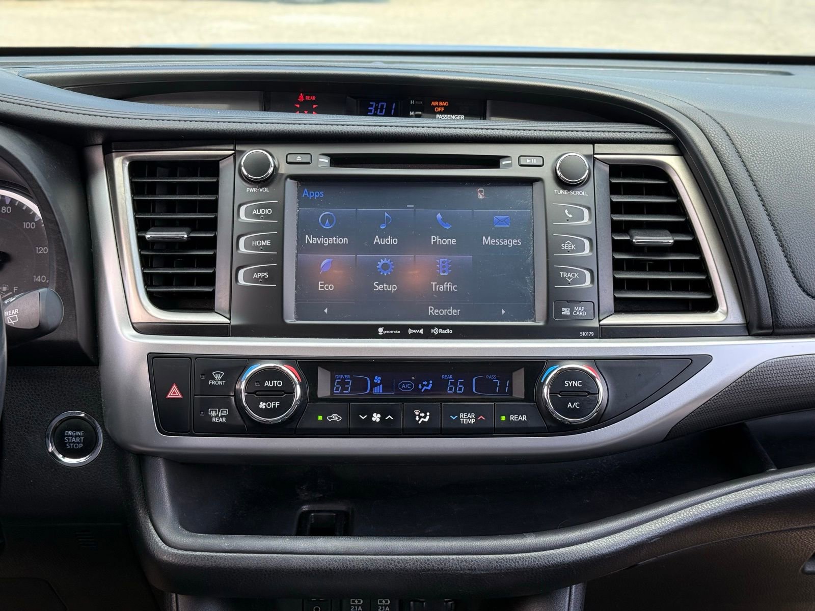 Used 2017 Toyota Highlander SE AWD/4WD image 18