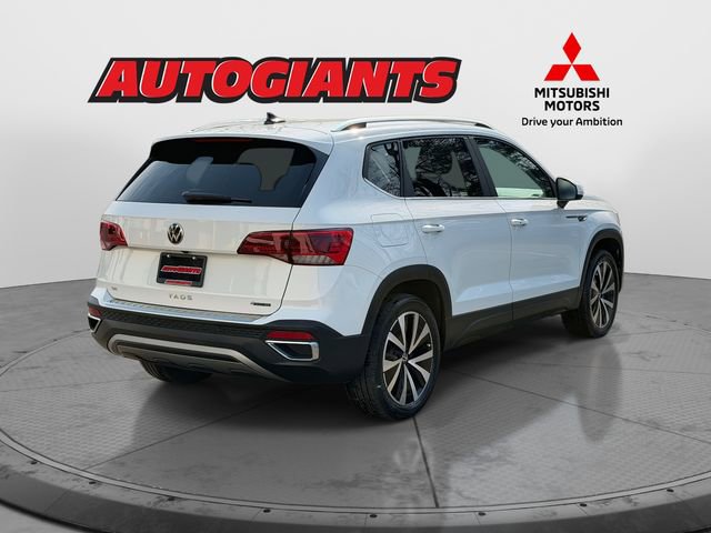 Used 2022 Volkswagen Taos SE w/ IQ.Drive SE Package image 2