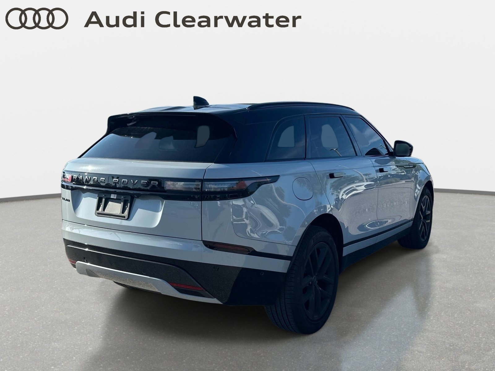 Used 2026 Land Rover Range Rover Velar Dynamic SE AWD/4WD image 3