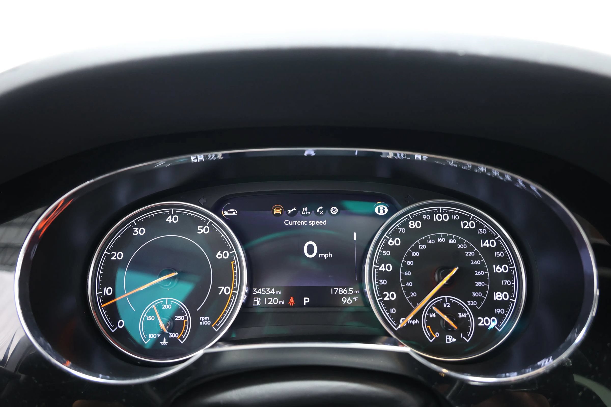 Used 2018 Bentley Bentayga Onyx Edition AWD/4WD image 32