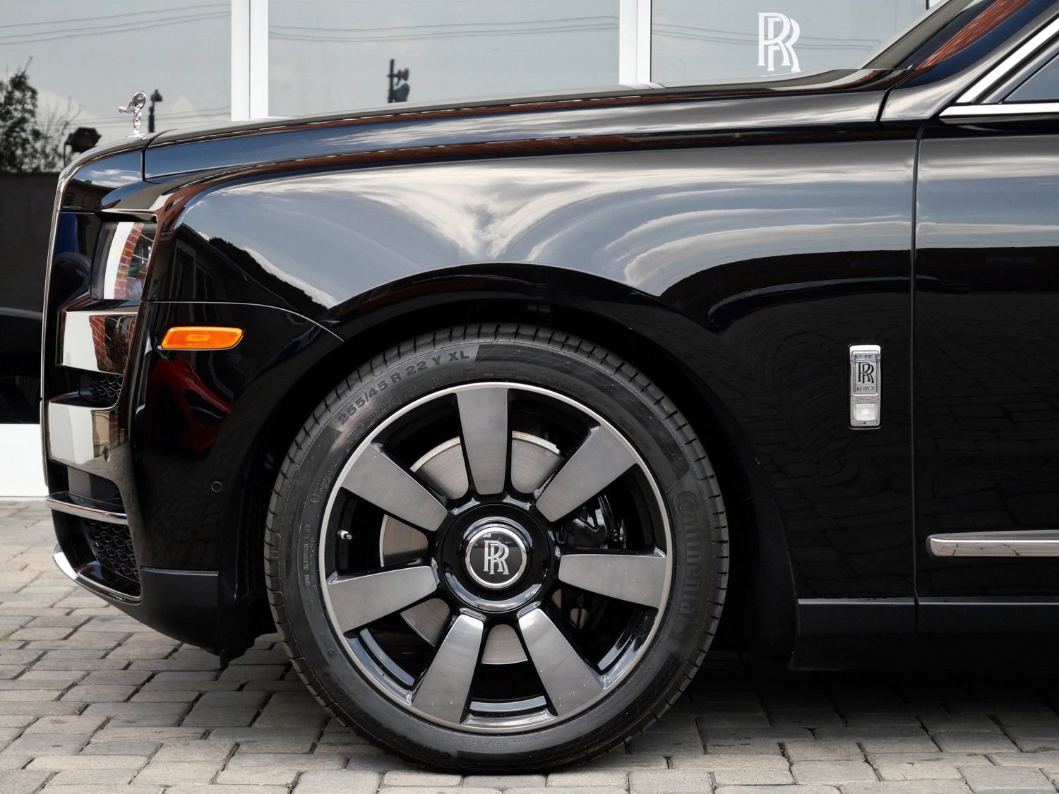 Used 2023 Rolls-Royce Cullinan AWD/4WD image 12