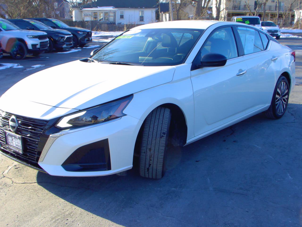 Used 2024 Nissan Altima 2.5 SV image 3