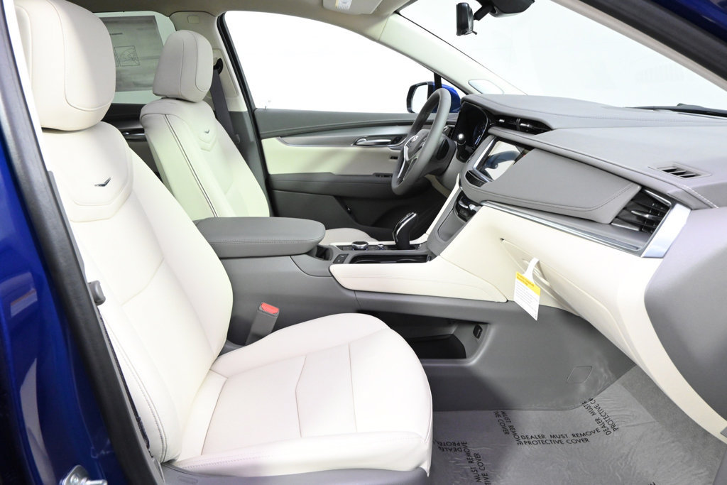 New 2026 Cadillac XT5 Premium Luxury w/ LPO, Floor Liner Package AWD/4WD image 16