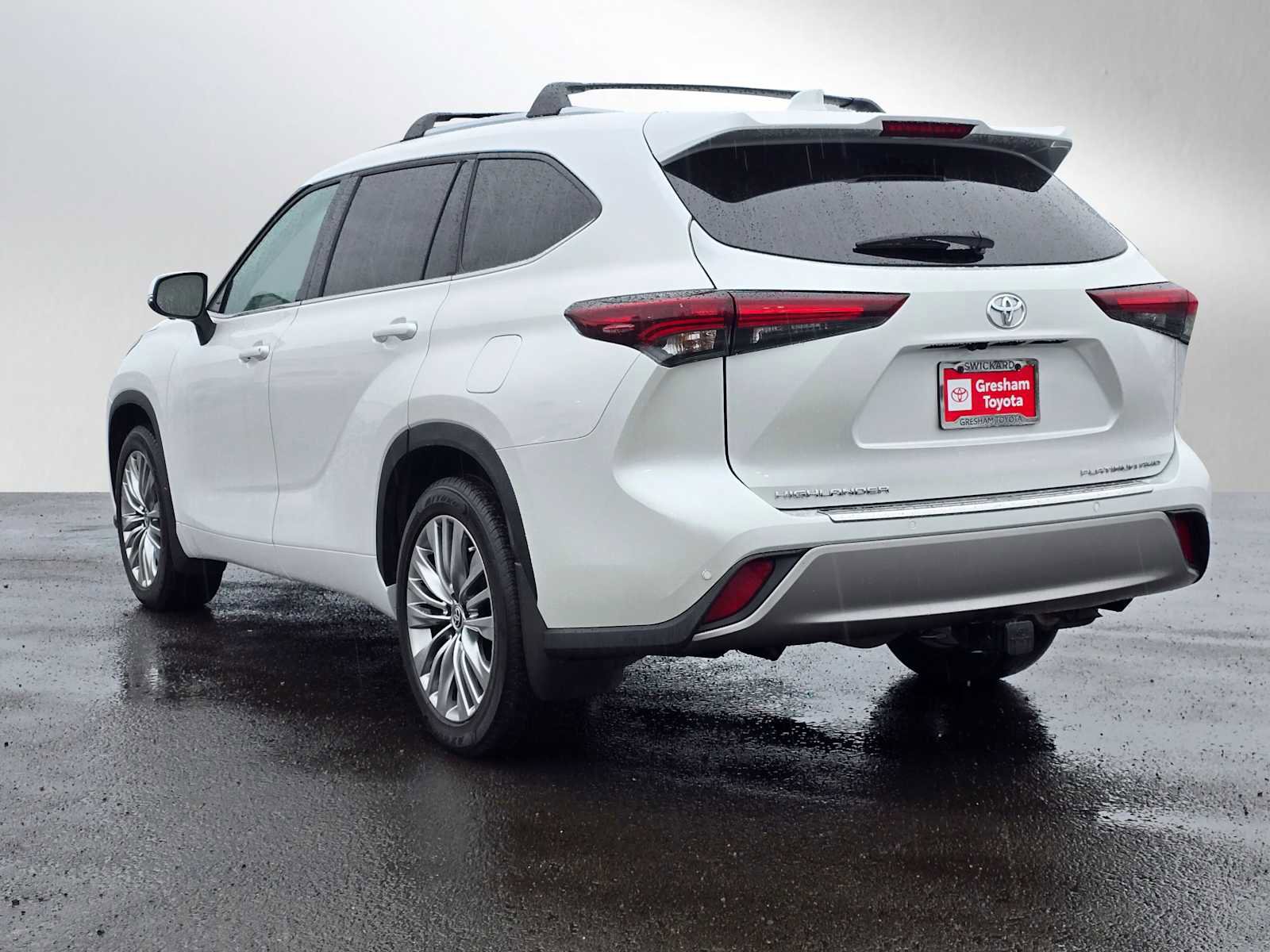 Used 2024 Toyota Highlander Platinum AWD/4WD image 6