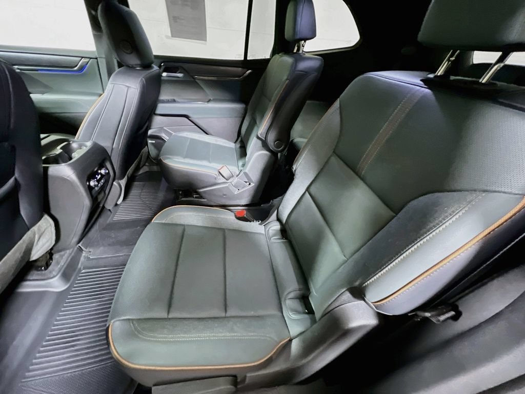 Used 2025 GMC Acadia AT4 w/ LPO, Floor Liner Package AWD/4WD image 21