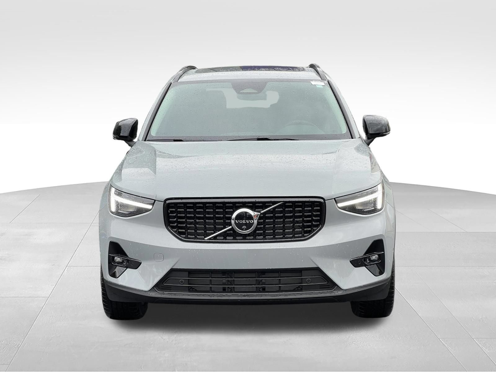 New 2026 Volvo XC40 B5 Plus w/ Protection Package Premier AWD/4WD image 9