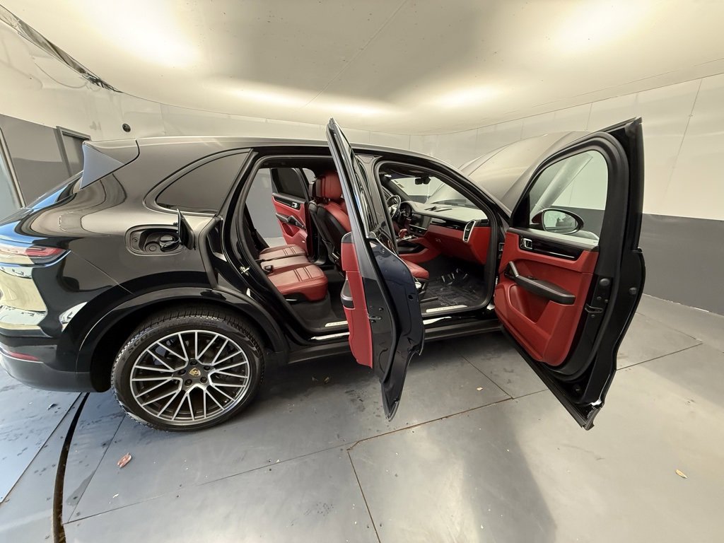 Used 2019 Porsche Cayenne S image 21
