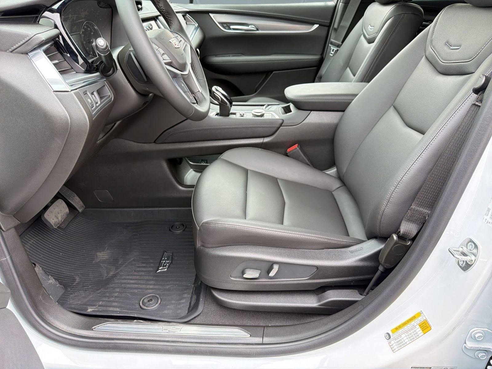 New 2026 Cadillac XT5 Luxury w/ LPO, Floor Liner Package FWD image 4