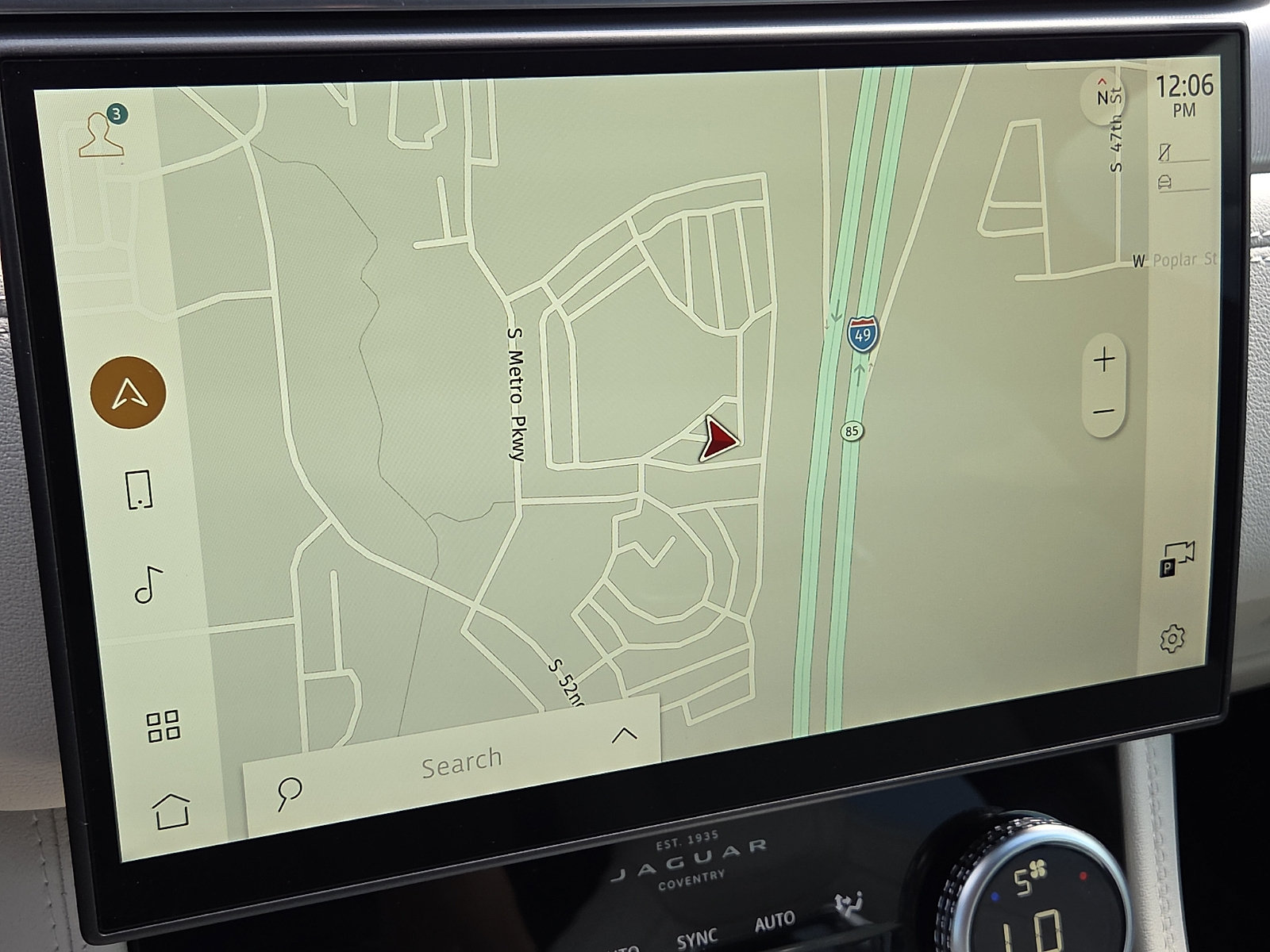 Used 2025 Jaguar F-PACE R-Dynamic S AWD/4WD image 17