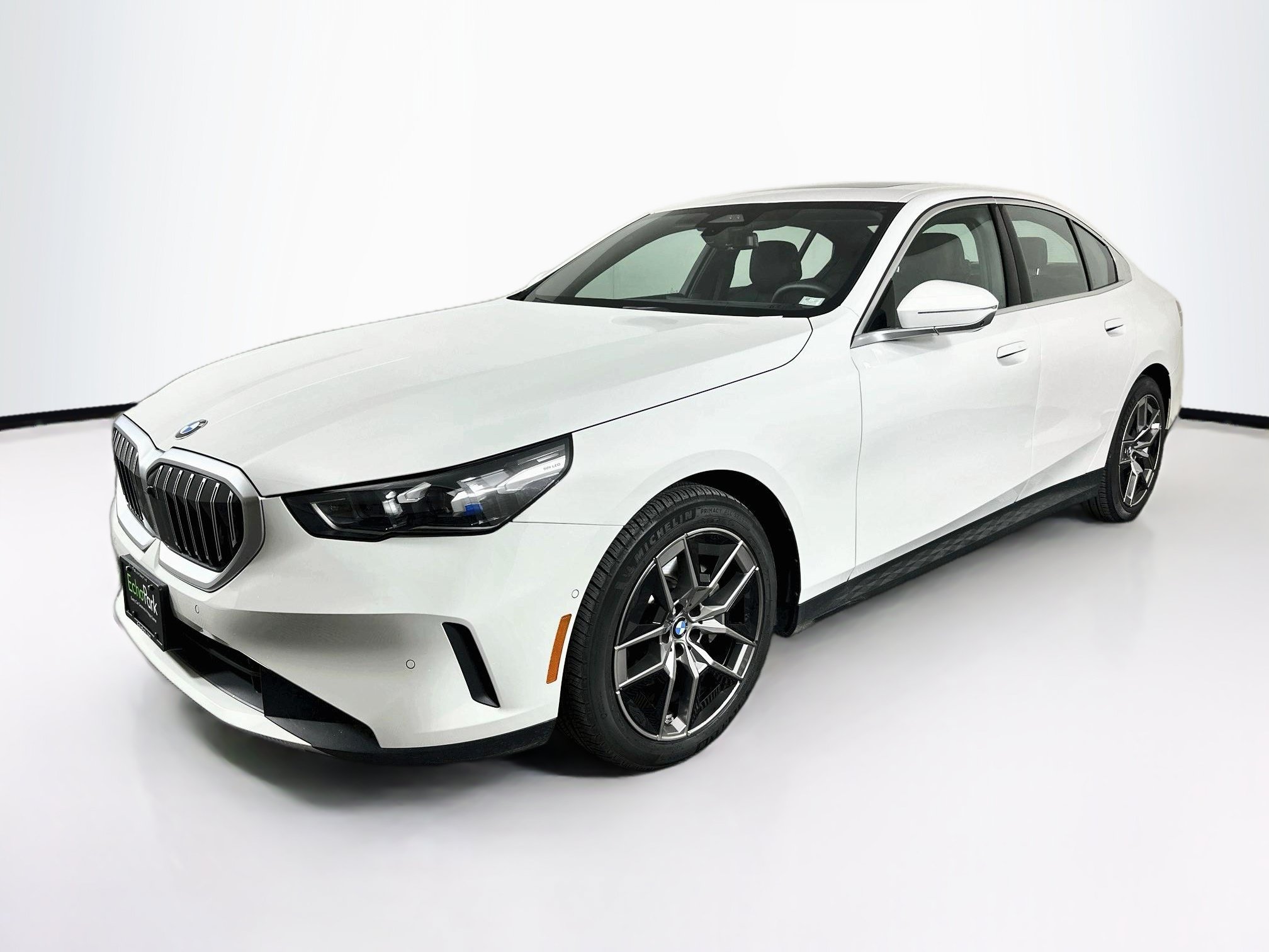 Used 2026 BMW 530i xDrive AWD/4WD image 3