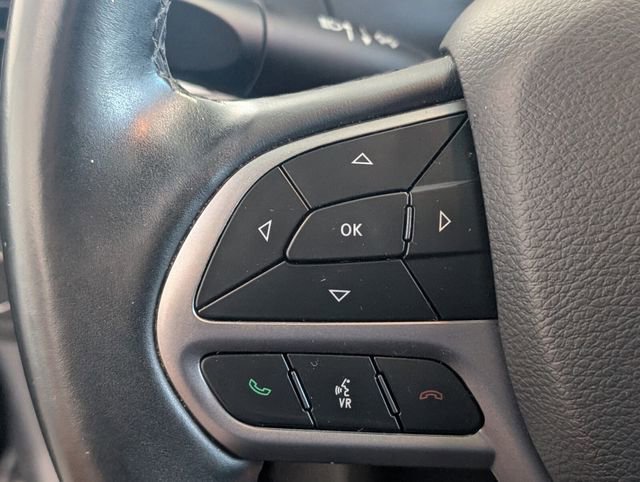 Used 2019 Jeep Cherokee Limited image 24