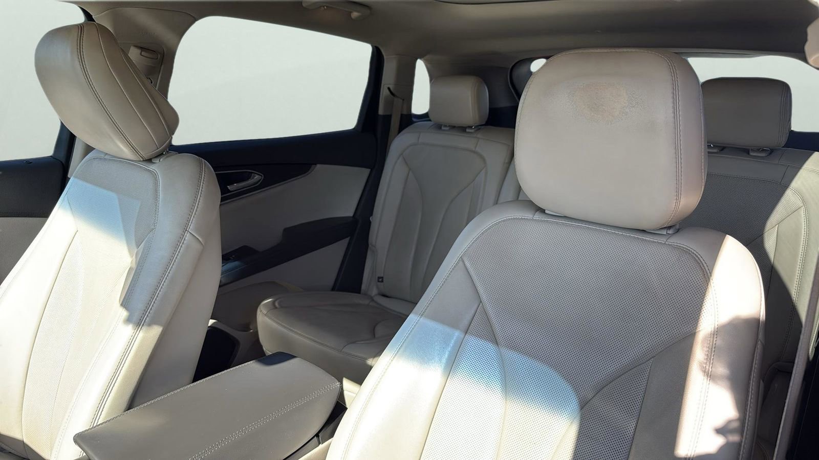 Used 2020 Lincoln Nautilus Reserve w/ Equipment Group 201A image 10