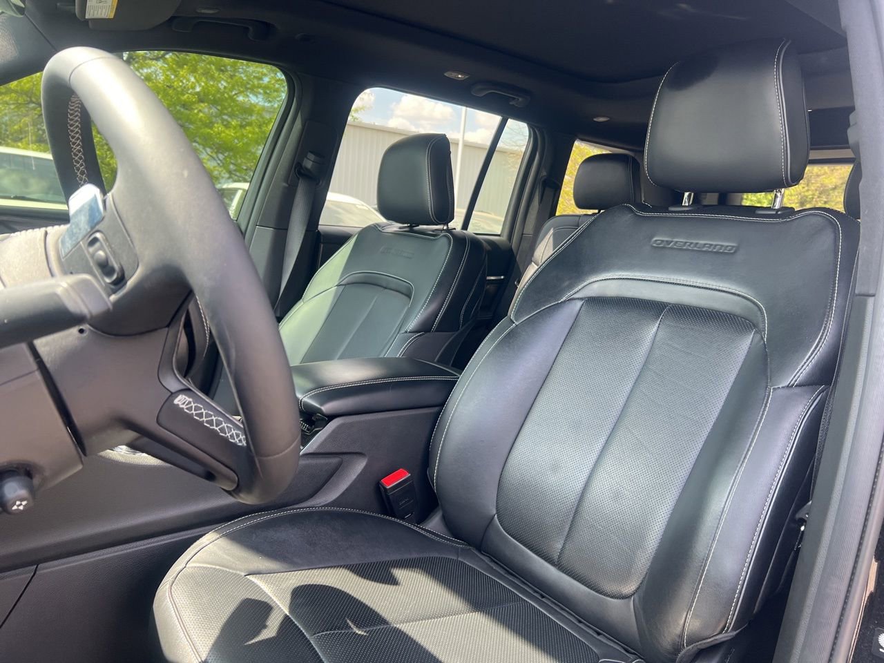 Used 2023 Jeep Grand Cherokee Overland AWD/4WD image 17