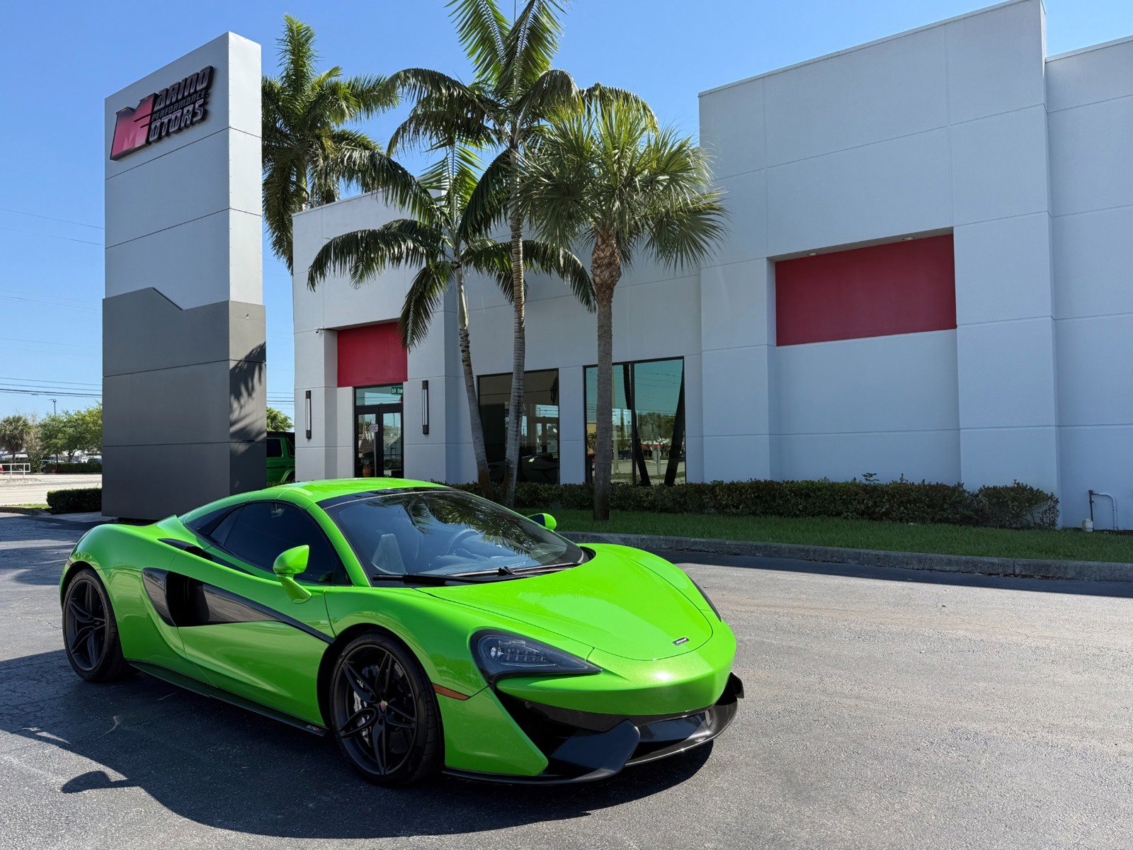 Used 2018 McLaren 570S Spider image 22