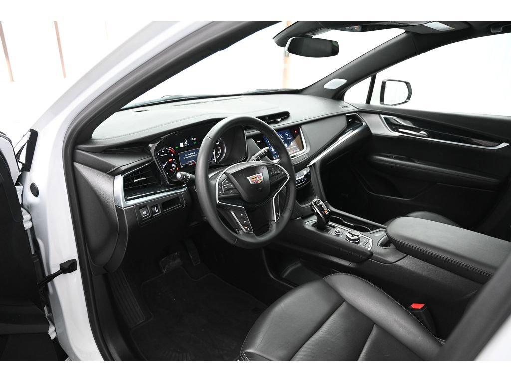 Certified 2025 Cadillac XT5 Premium Luxury image 8