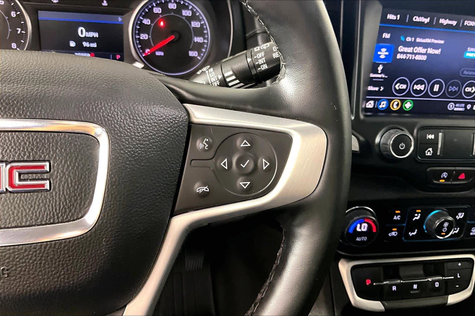 Used 2024 GMC Terrain SLT image 24