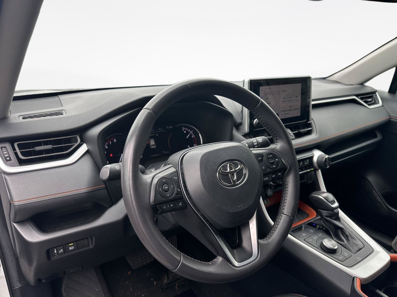 Used 2024 Toyota RAV4 Adventure AWD/4WD image 11