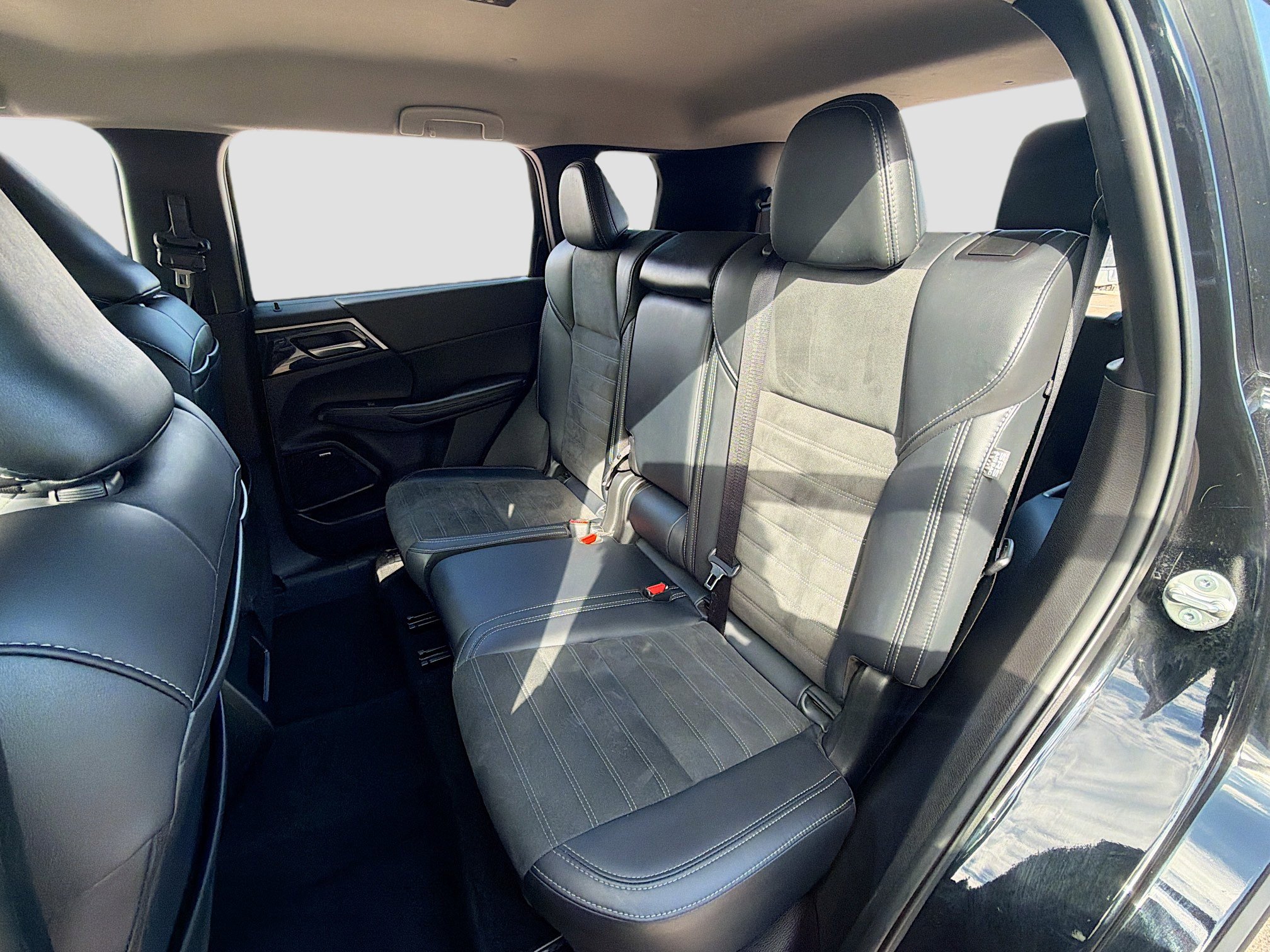Used 2025 Mitsubishi Outlander SE AWD/4WD image 28