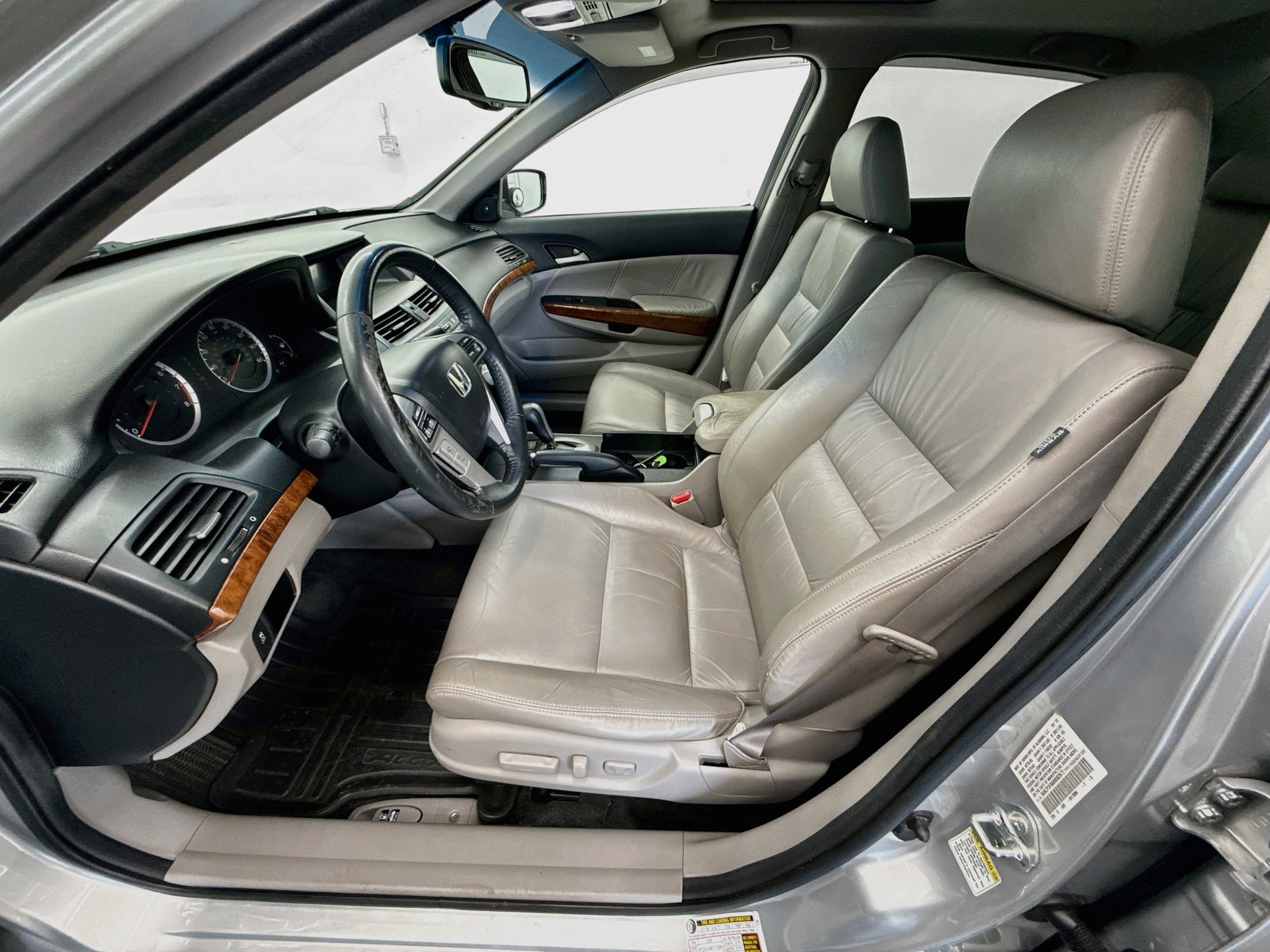 Used 2011 Honda Accord EX-L image 13