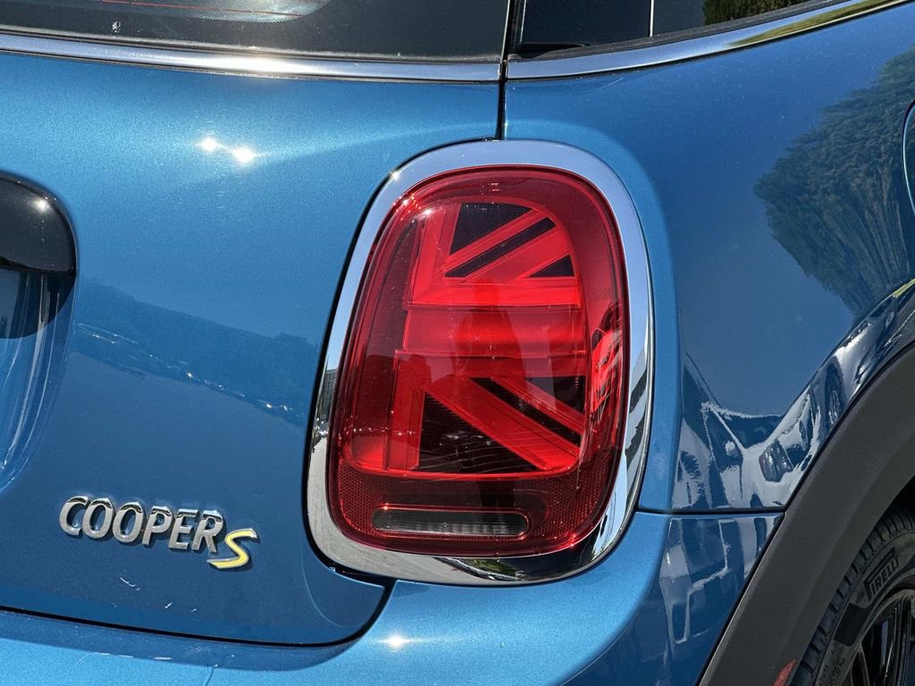 Used 2024 MINI Cooper SE FWD image 9