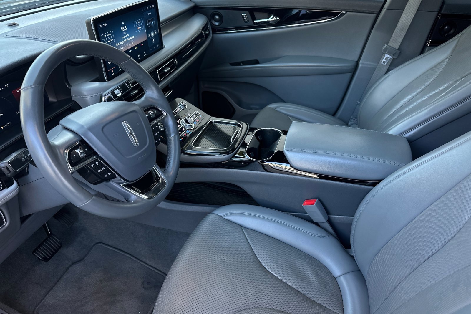 Used 2022 Lincoln Nautilus Reserve w/ Luxury Package image 9