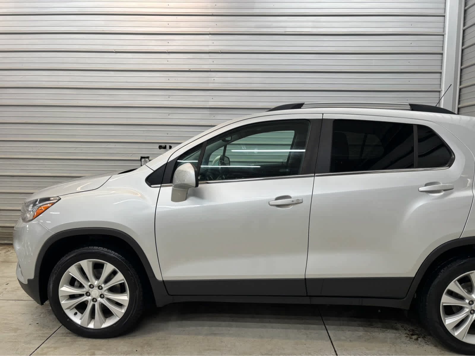 Used 2020 Chevrolet Trax Premier AWD/4WD image 3