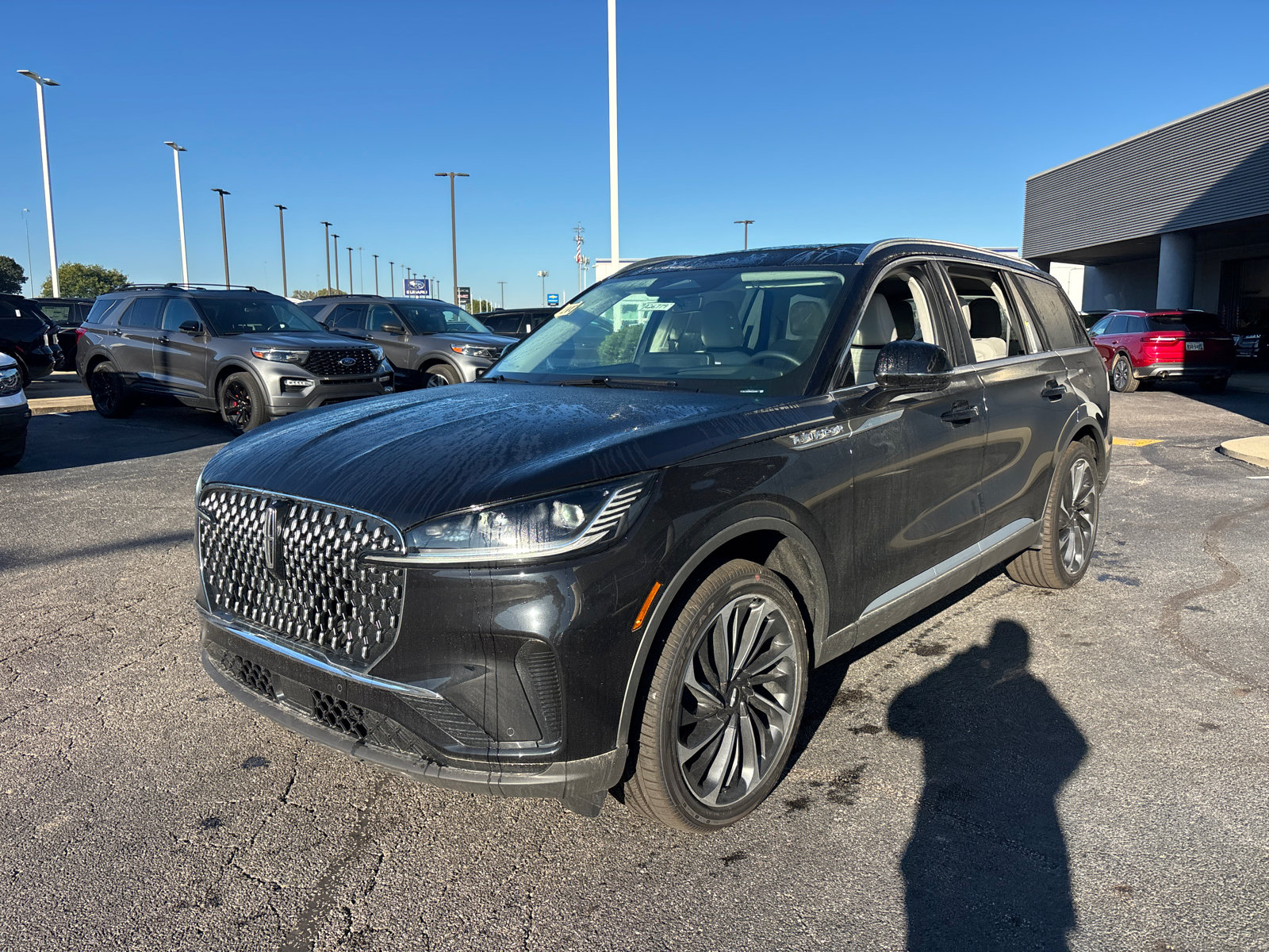 New 2026 Lincoln Aviator Reserve w/ Illumination Package AWD/4WD image 3
