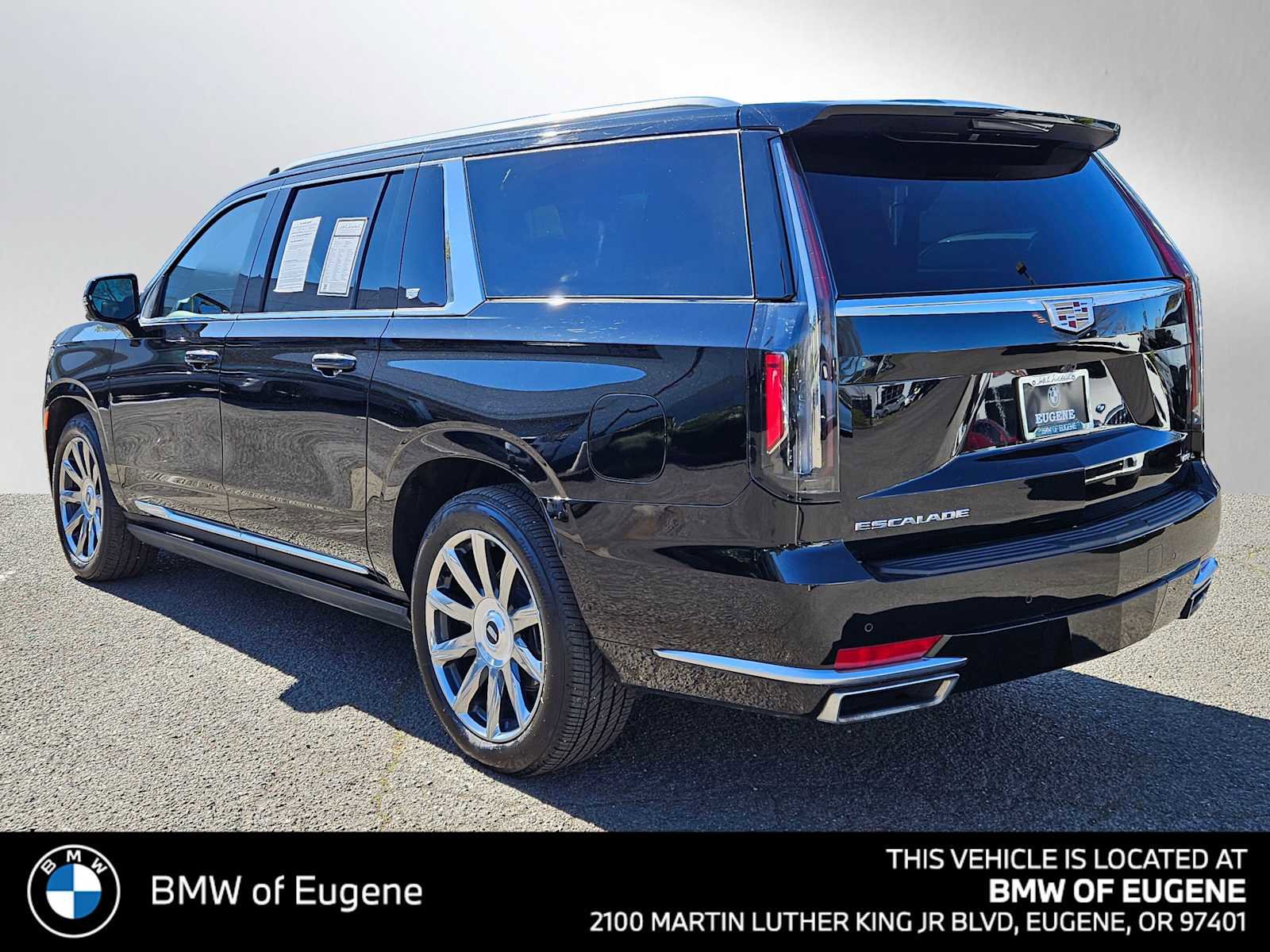 Used 2024 Cadillac Escalade ESV Premium Luxury Platinum AWD/4WD image 5