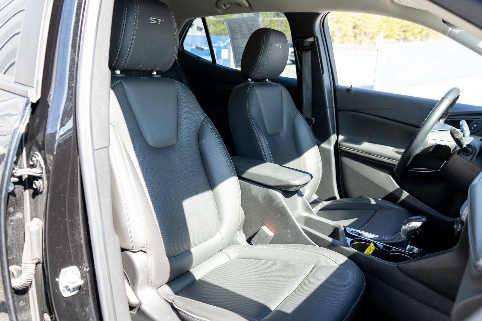 Used 2024 Buick Encore GX Sport Touring w/ Comfort Package FWD image 22