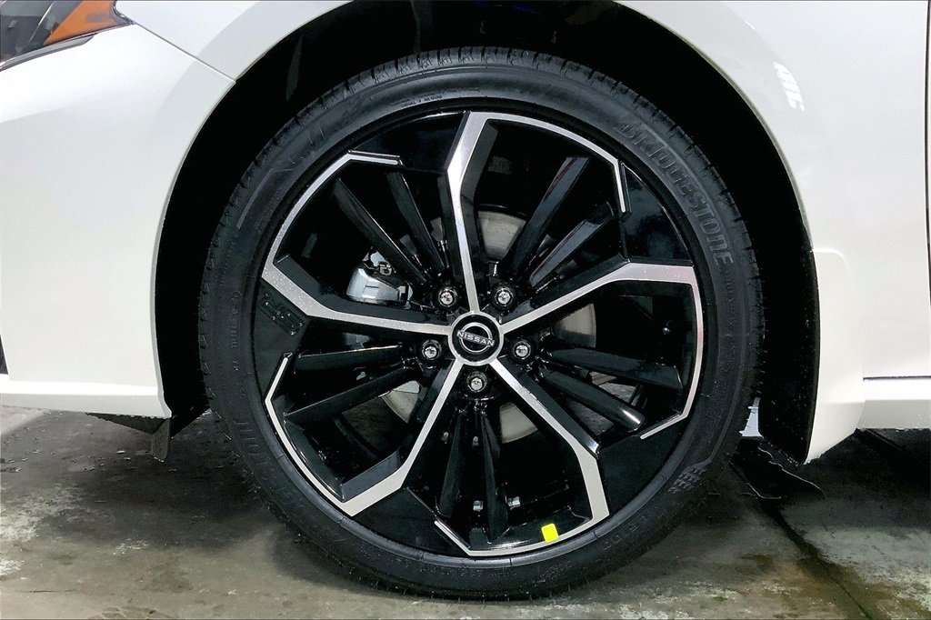 New 2025 Nissan Altima 2.5 SR image 12