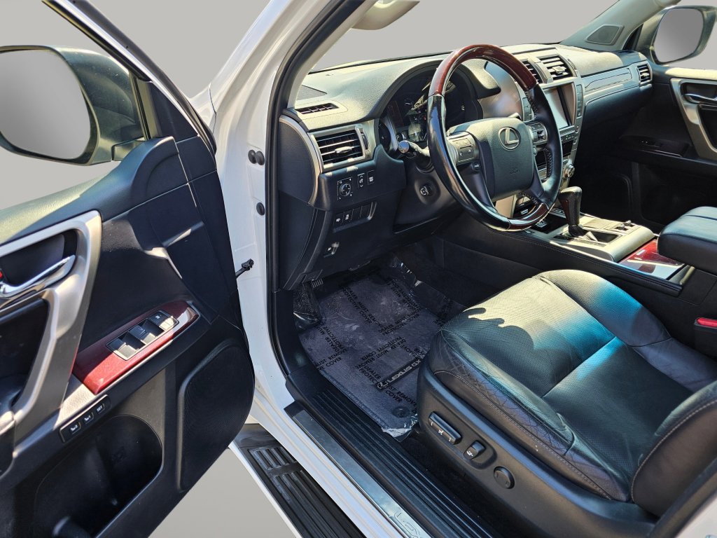 Used 2018 Lexus GX 460 Premium w/ Premium Package image 21